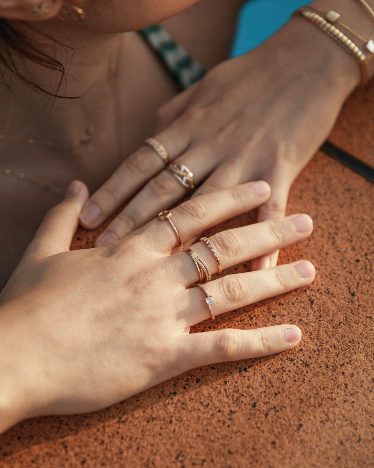 ANILLO ORO 18K CIRCULO CALADO KARMA - 8 M/M DIAMETRO - Imagen 2