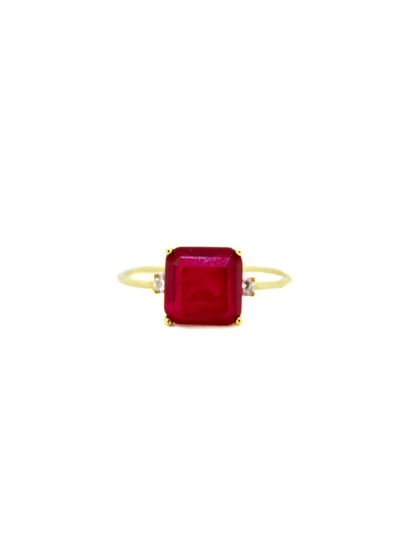 ANILLO ORO 18K CON RUBI Y  DOS CIRCONITA LATERALES