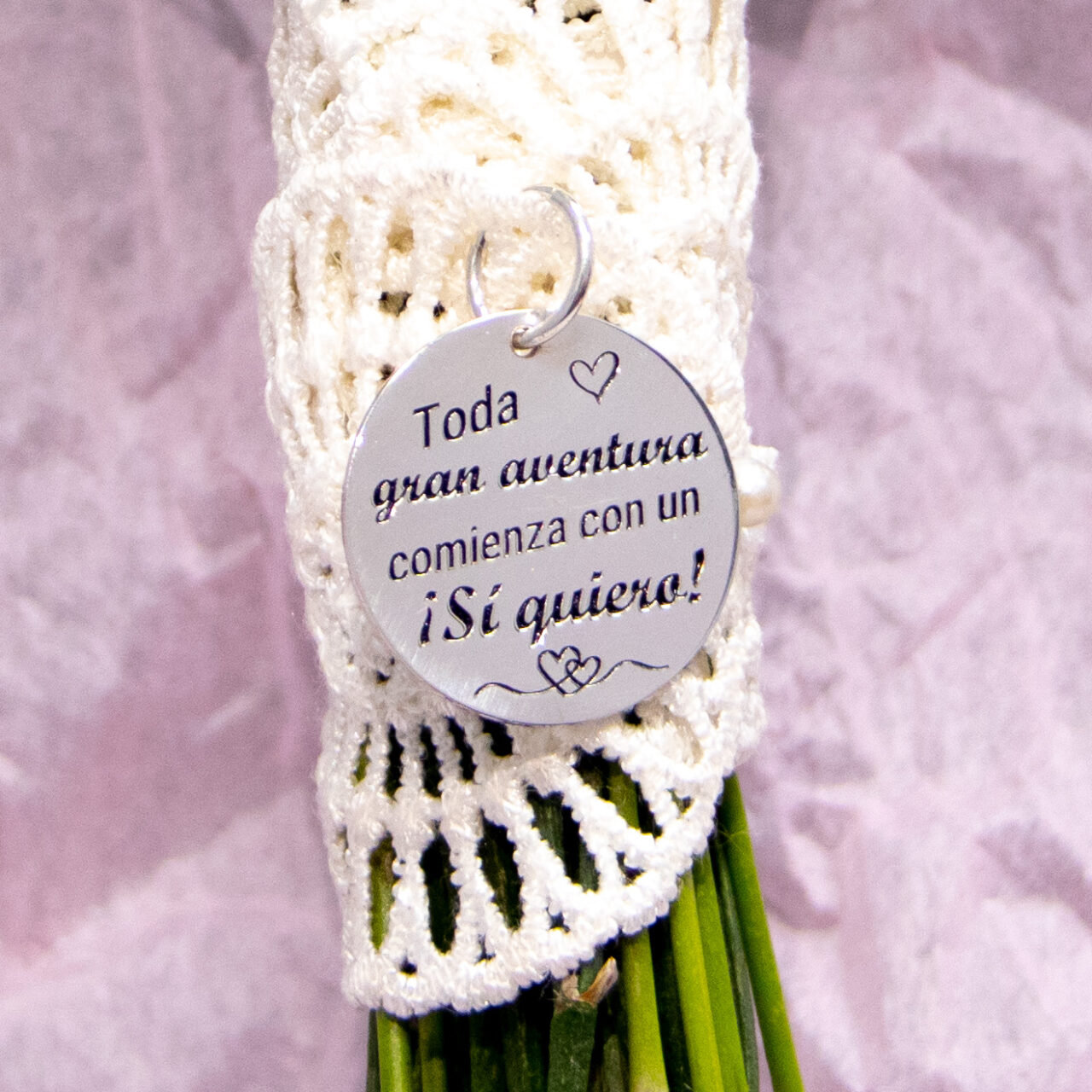 Chapa plata 1º ley personalizable para el ramo de novia - Imagen 5