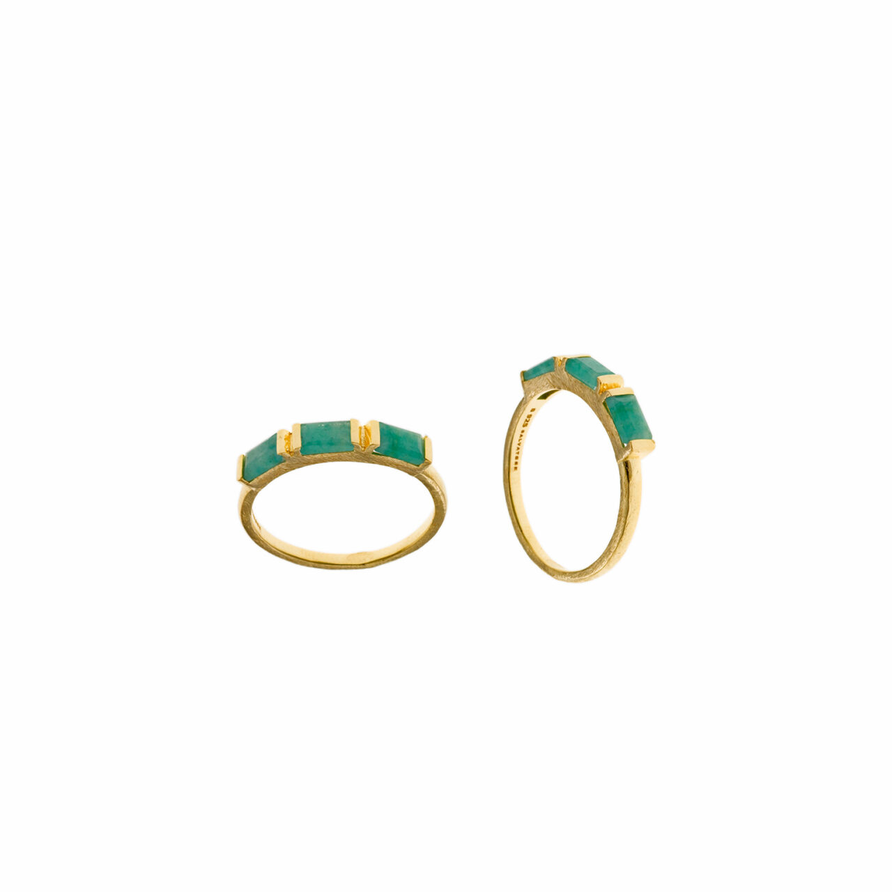 SORTIJA PLATA CHAPADO DORADO TRES ESMERALDA VERDE SALVATORE