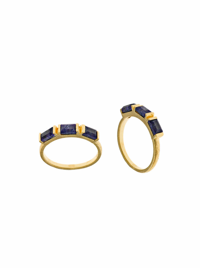 SORTIJA PLATA CHAPADO DORADO TRES ZAFIROS AZUL SALVATORE