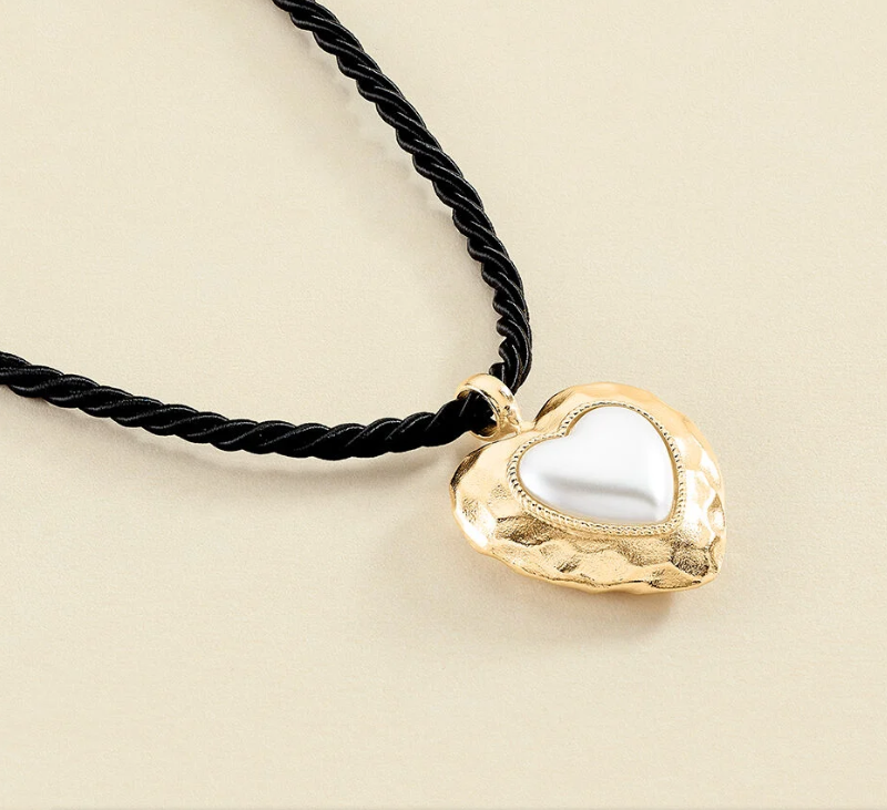 COLLAR CUERDA CON PERLA CORAZÓN BISUTERIA AGATHA PARIS