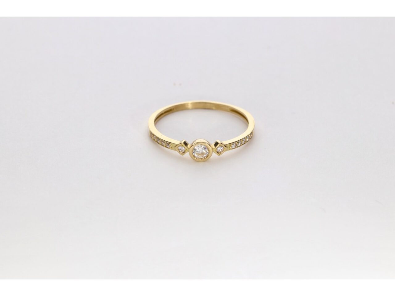 SORTIJA ORO 18K FINO CHATON CIRCONITAS
