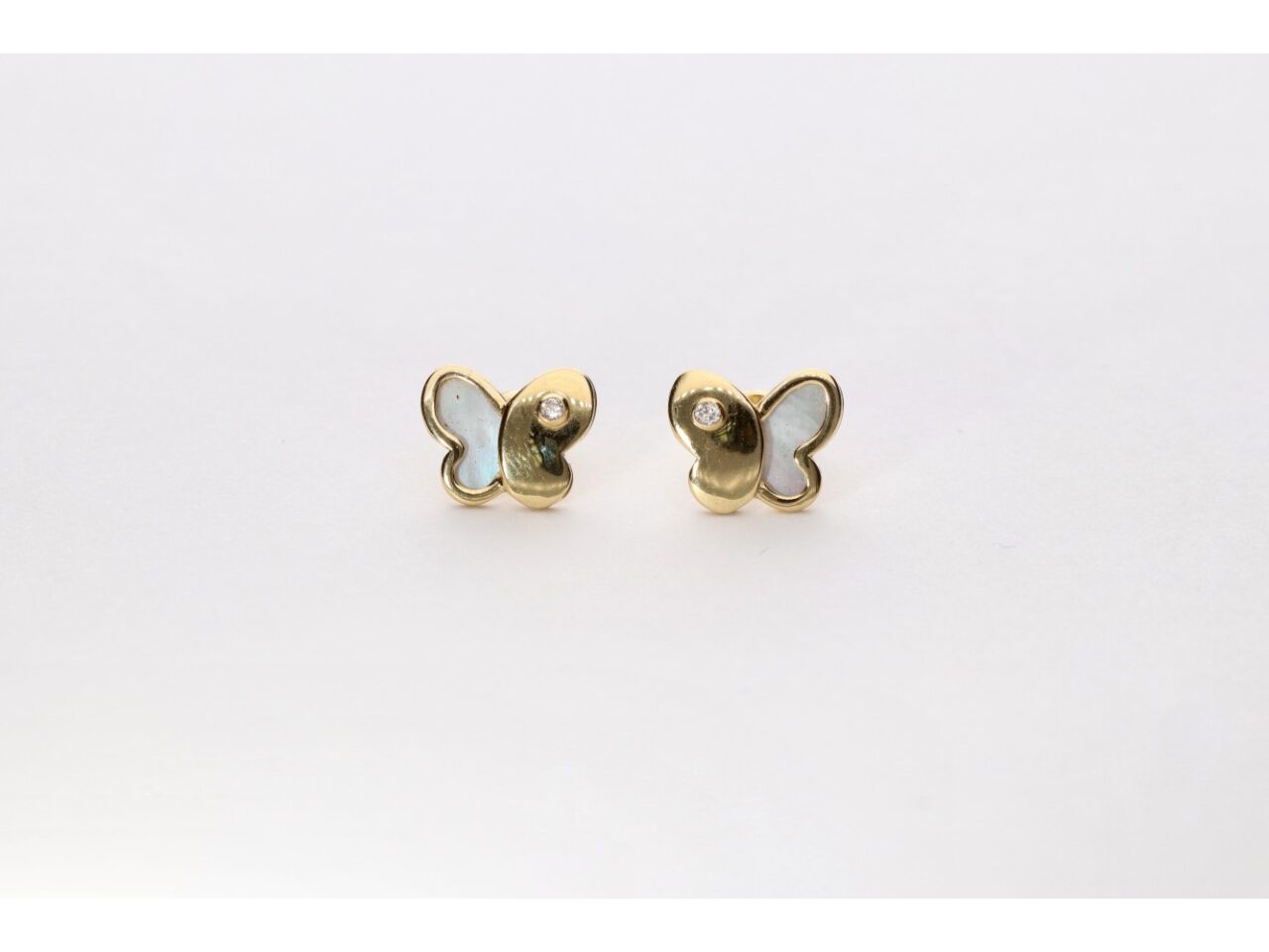 PENDIENTES ORO 18K CORAZÓN NÁCAR