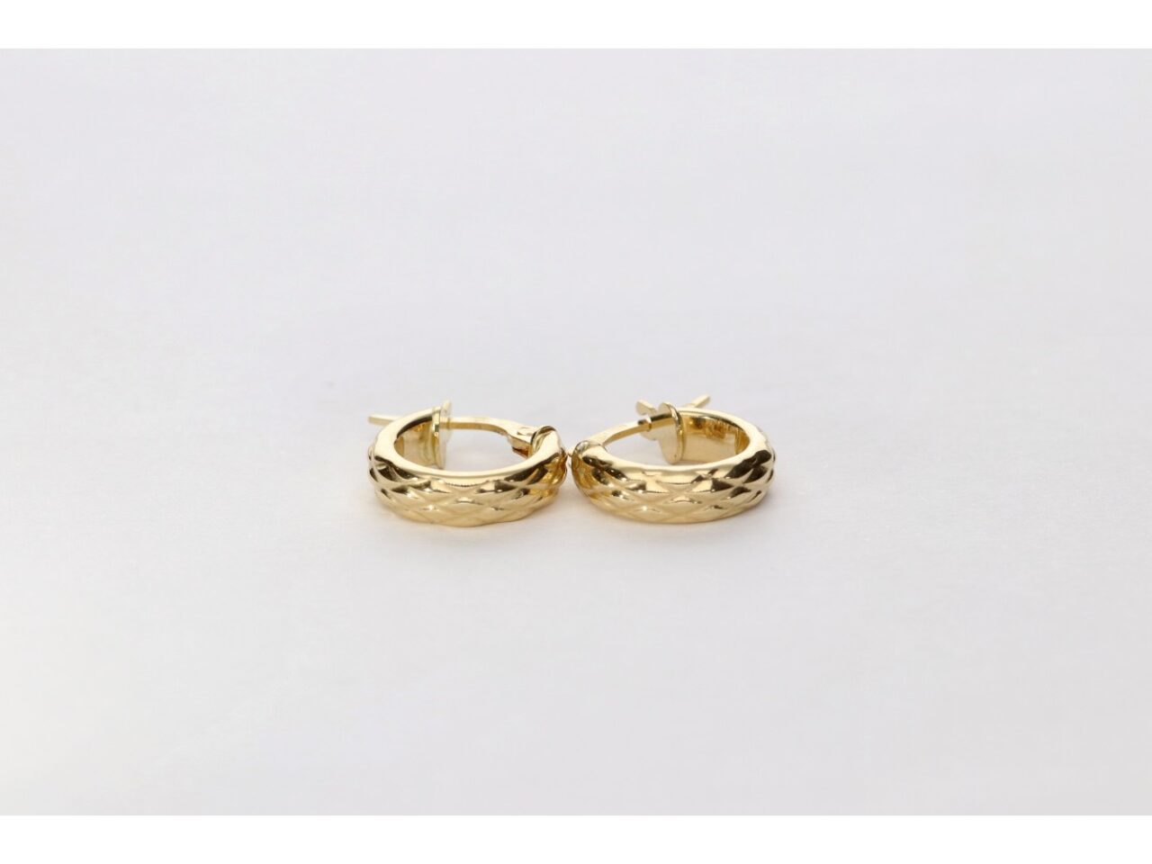 PENDIENTES ARO ORO 18K MEDIA CAÑA GRABADO