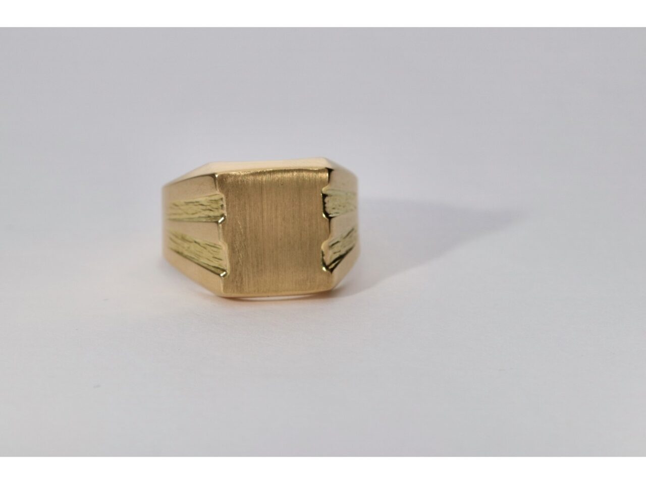 SELLO ORO 18K